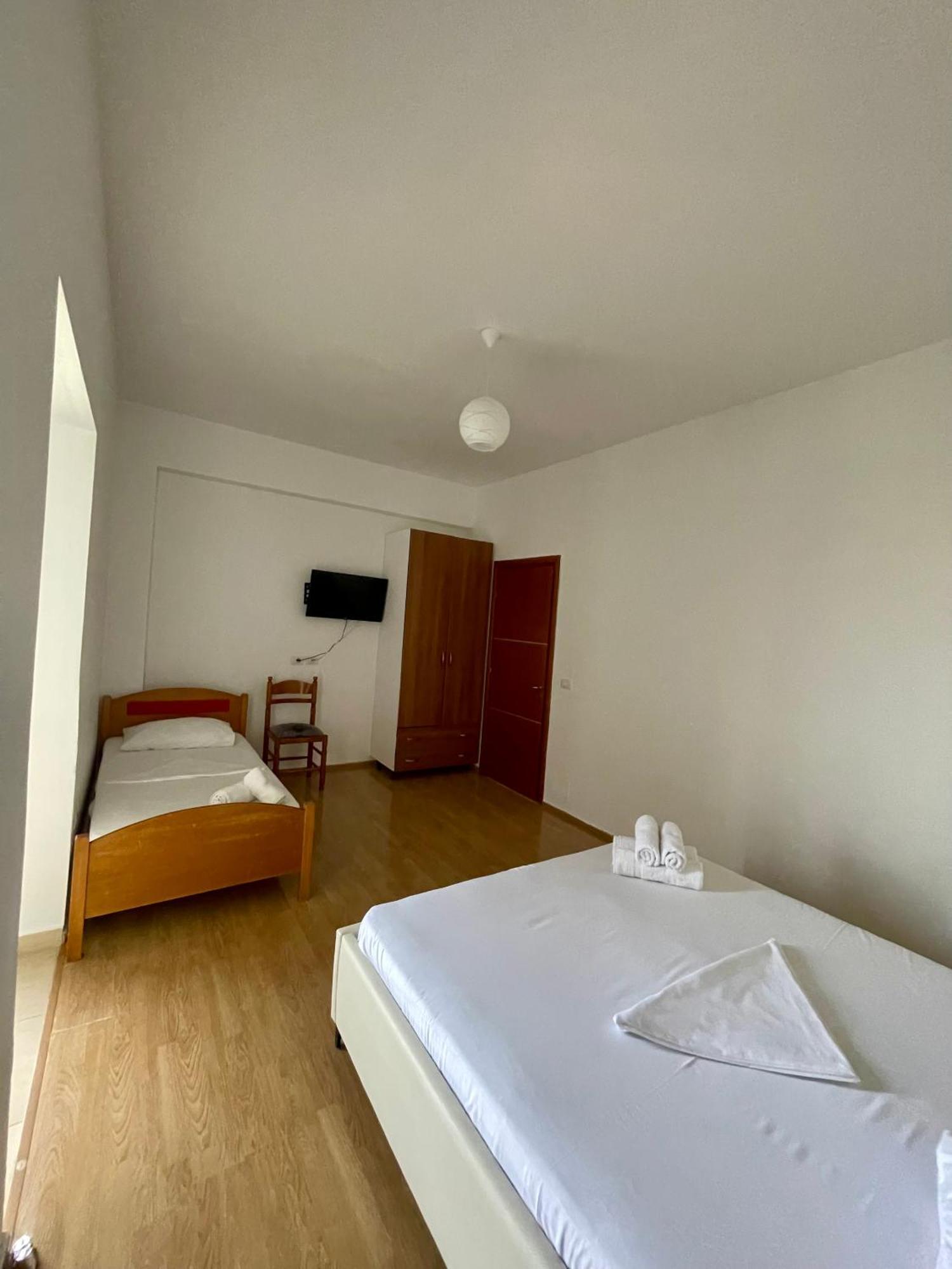 Keivi Guesthouse Sarande Exterior photo
